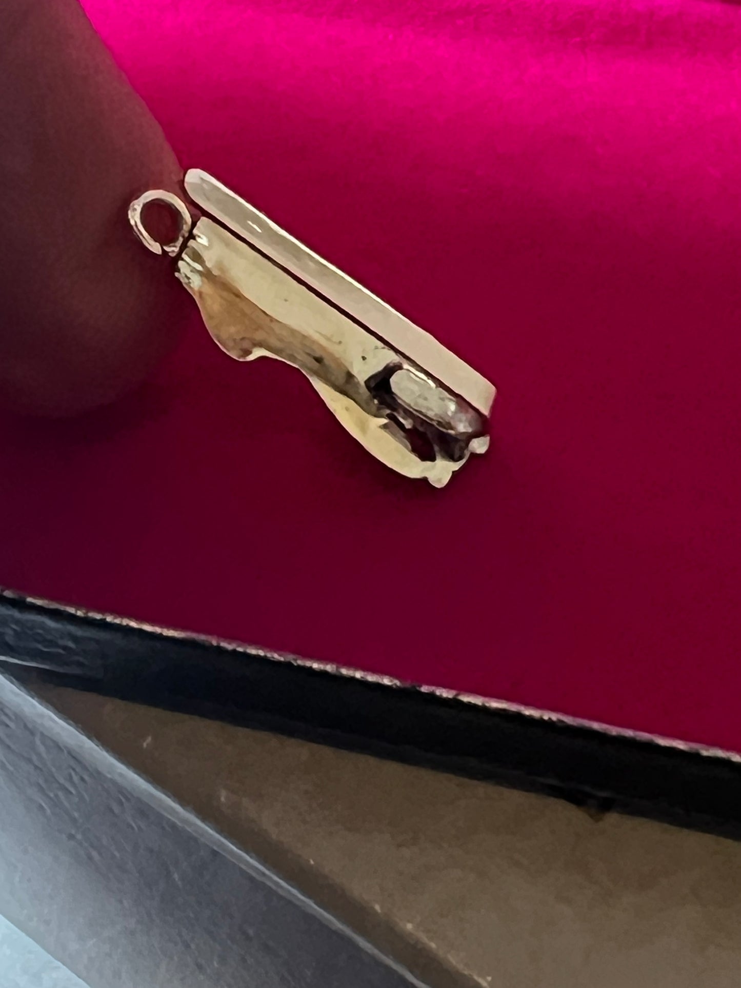 9KT Gold Friendship Hand Charm Connector